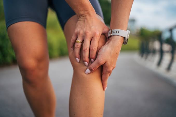 The Knee That “Locks Up”: Why It Happens and How Knee Decompression Can Free Your Movement